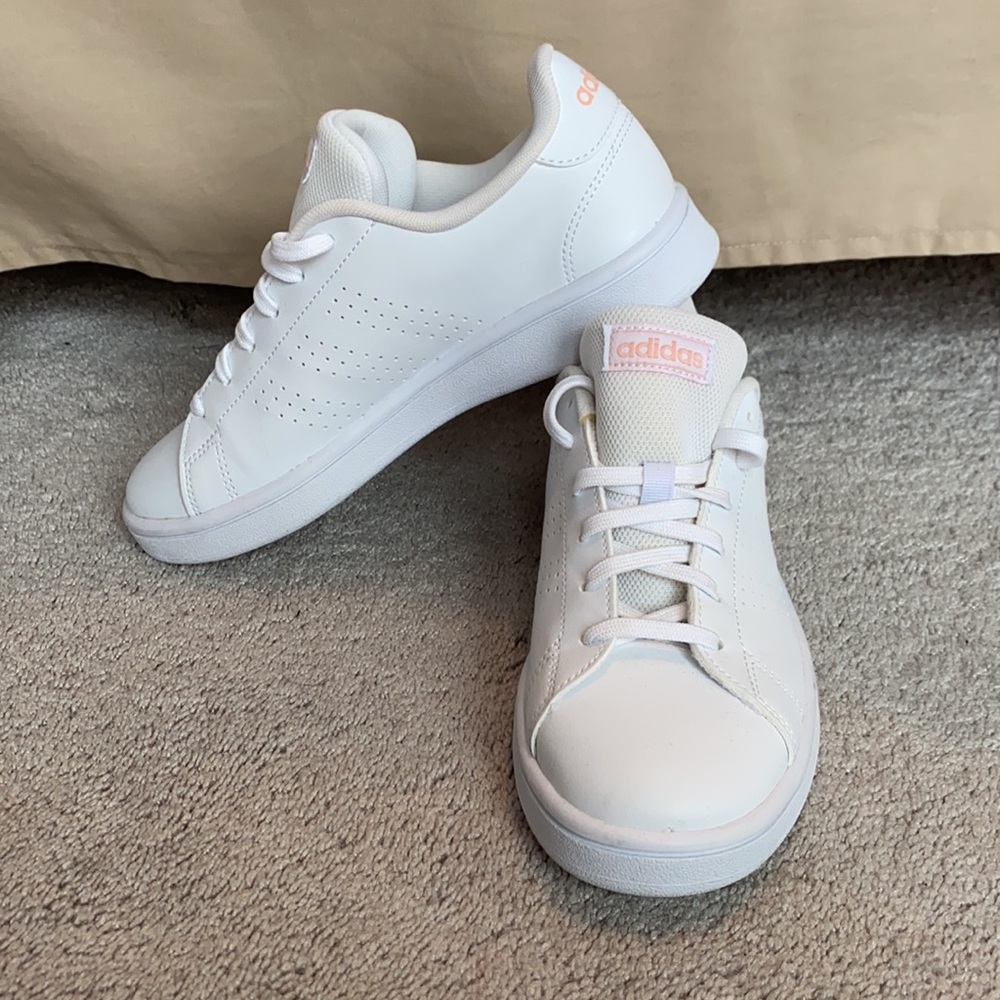 Adidas Stan Smiths with pink accents size 7